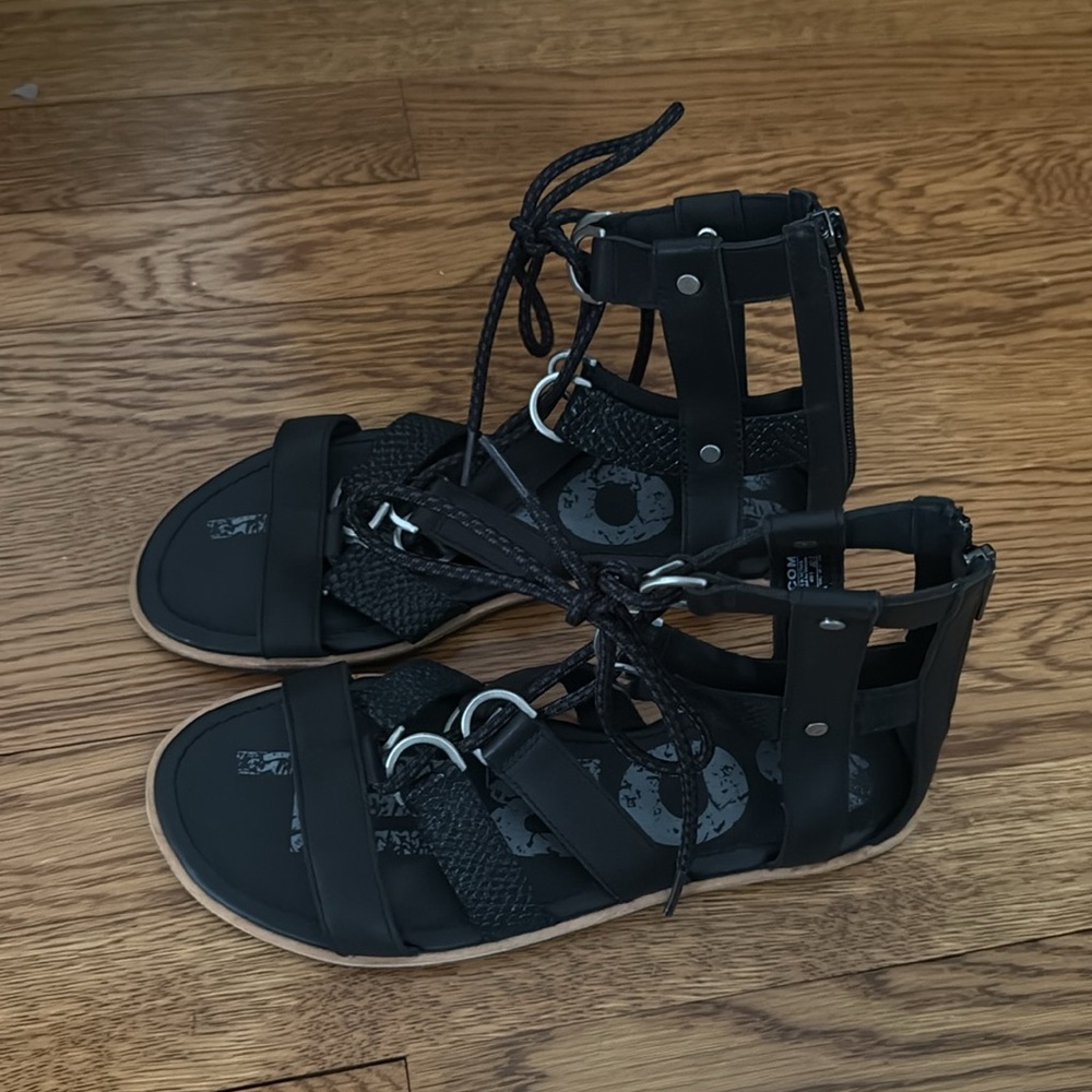 Sorel Ella Gladiator Lace Up Black Sandal Size 7.5 new - Picture 2 of 5